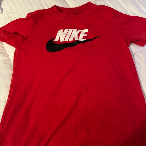 Bundle of Boys Nike Tees - Picture 8 of 12